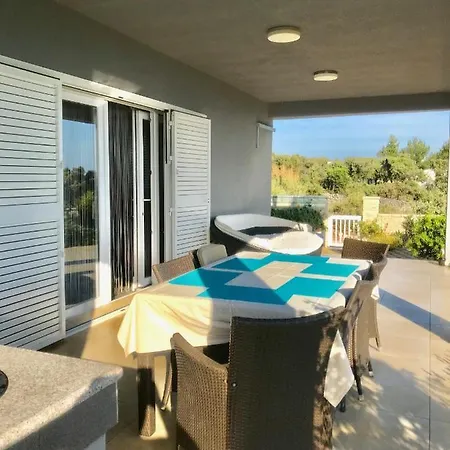 Sunshine Holiday home Mandre