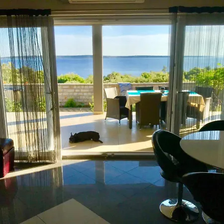Sunshine Holiday home Mandre